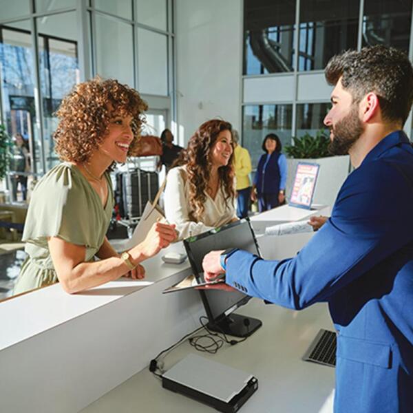 5_fi-70F_Scene_Hotel_LCD_EN